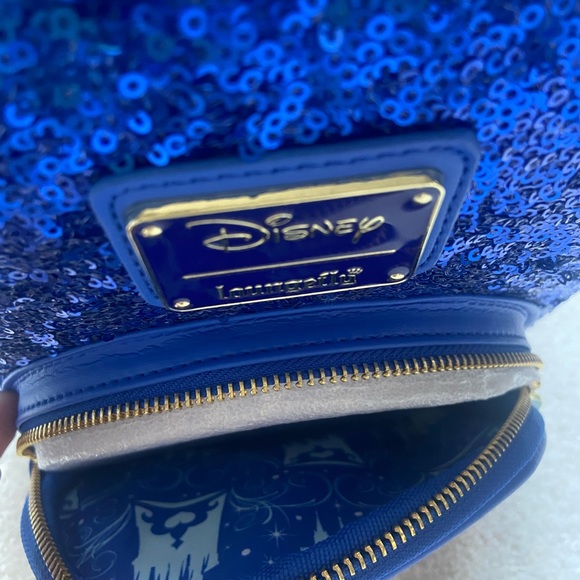 Cinderella Loungefly PALM EXCLUSIVE - Picture 10 of 11